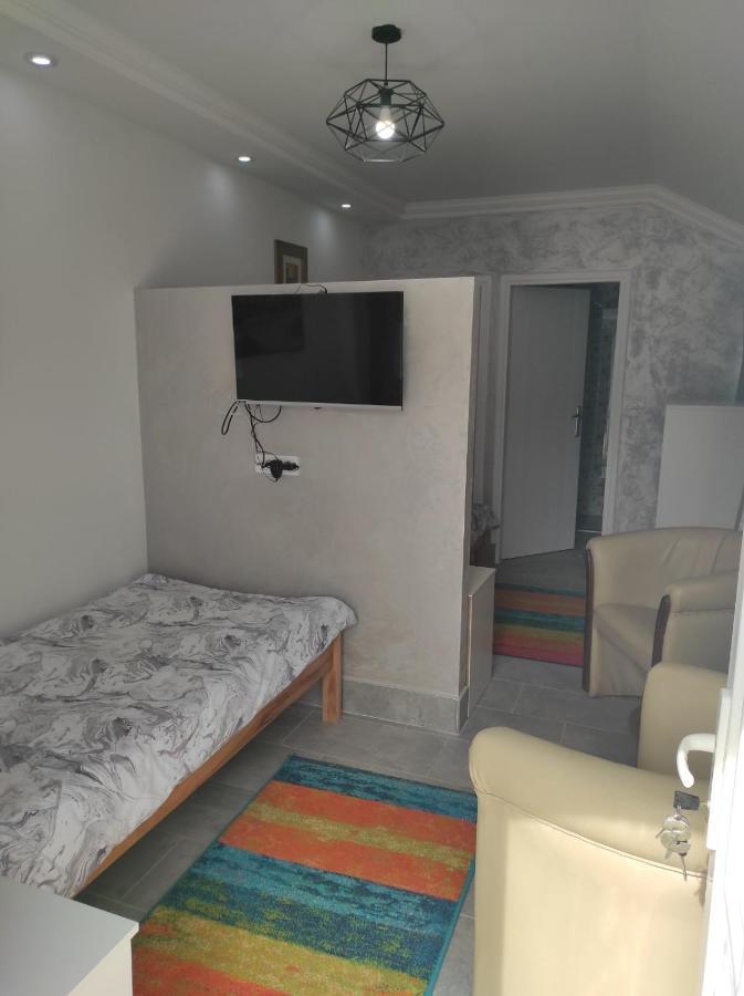 Vila Mila Riverside Apartments Смедерево Экстерьер фото