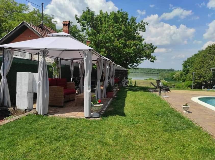 Vila Mila Riverside Apartments Смедерево Экстерьер фото